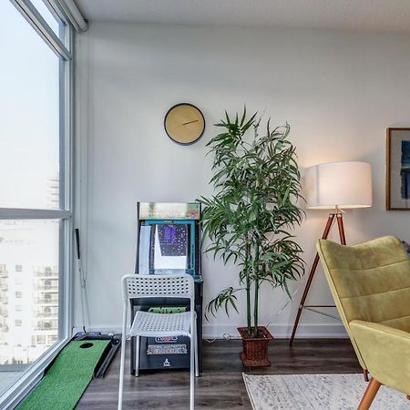 The Benetton Suite - Square One 1 Bedroom + Den + 1 Parking Μισισάουγκα Εξωτερικό φωτογραφία