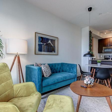 The Benetton Suite - Square One 1 Bedroom + Den + 1 Parking Μισισάουγκα Εξωτερικό φωτογραφία