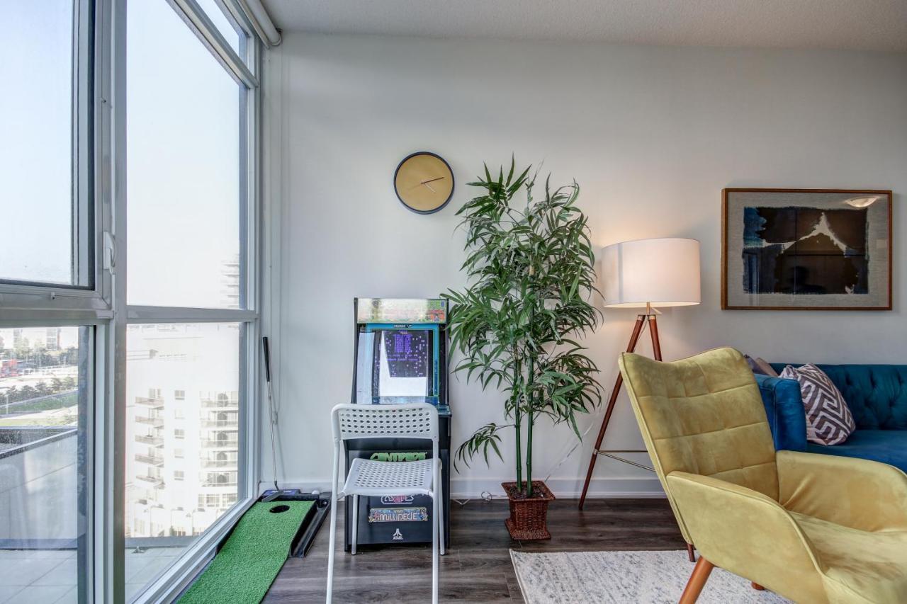 The Benetton Suite - Square One 1 Bedroom + Den + 1 Parking Μισισάουγκα Εξωτερικό φωτογραφία
