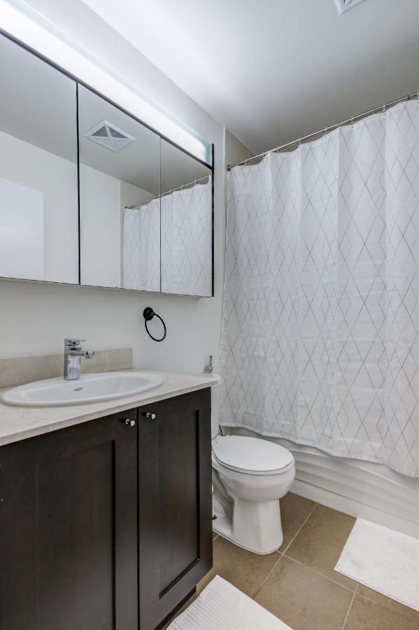 The Benetton Suite - Square One 1 Bedroom + Den + 1 Parking Μισισάουγκα Εξωτερικό φωτογραφία