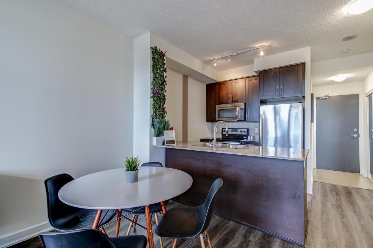 The Benetton Suite - Square One 1 Bedroom + Den + 1 Parking Μισισάουγκα Εξωτερικό φωτογραφία